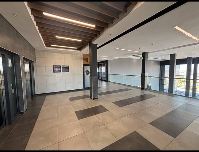 450M² OFFICE TO LET IN SIR LOWRYS PASS